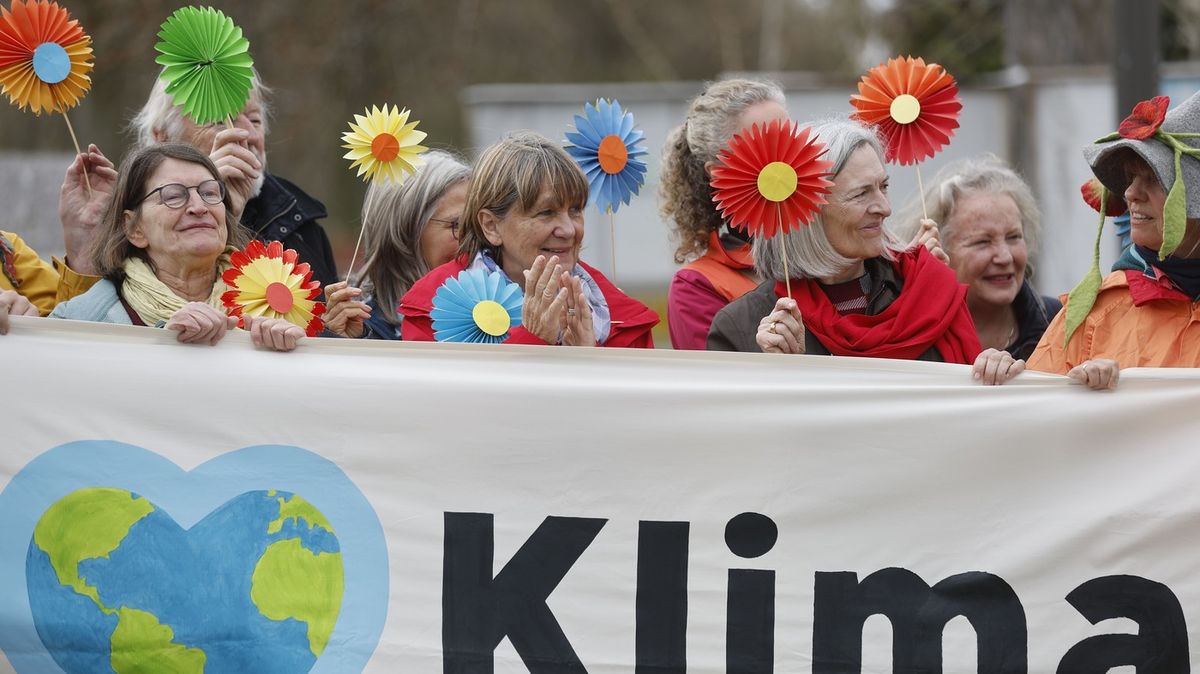 Švýcarské babičky vyhrály. Historická klimatická žaloba může ovlivnit i Česko